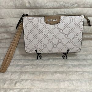 Nine West Patterned Cream and Tan Wristlet